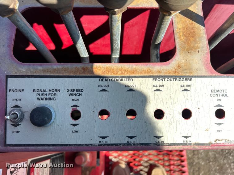 image for item EG1275 2003 Ford F750 Super Duty crane truck