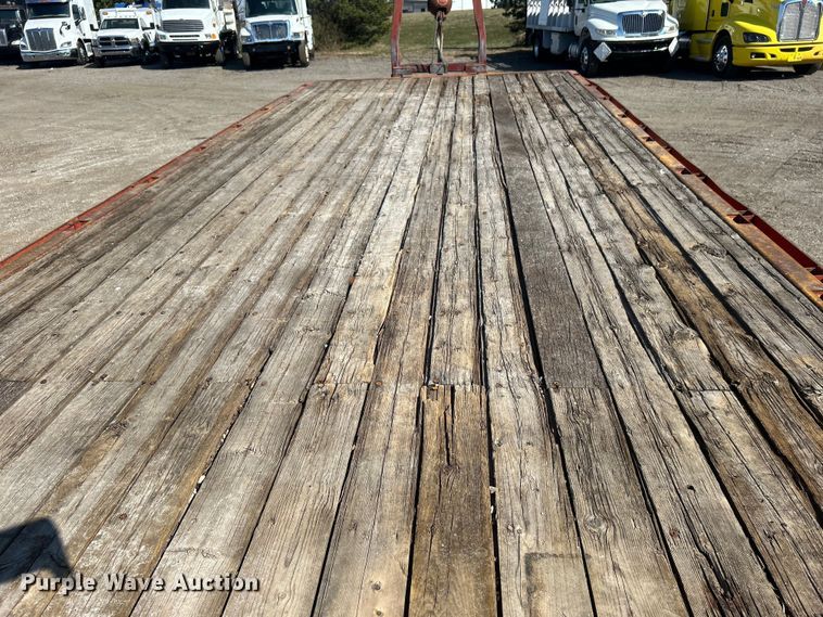 image for item EG1275 2003 Ford F750 Super Duty crane truck