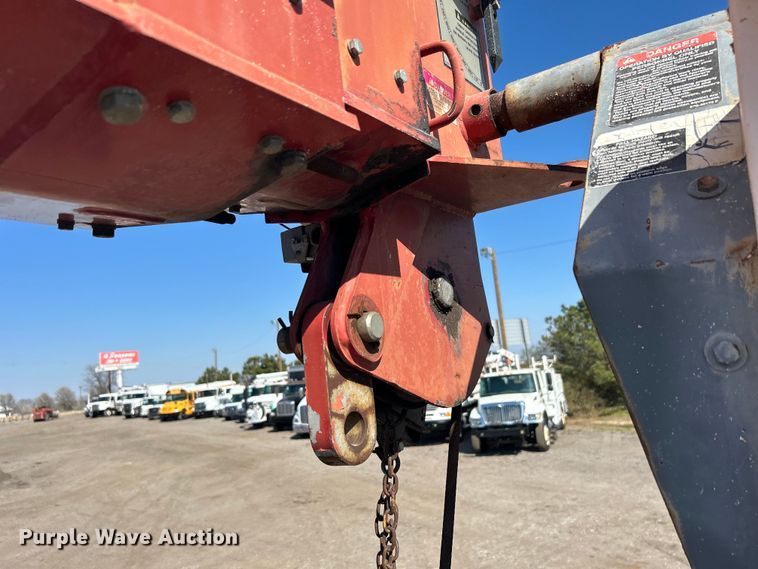 image for item EG1275 2003 Ford F750 Super Duty crane truck