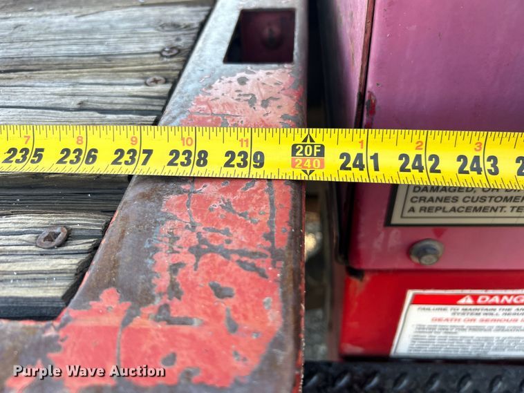 image for item EG1275 2003 Ford F750 Super Duty crane truck