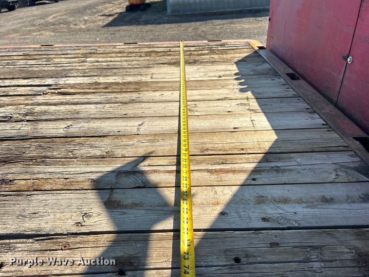 image for item EG1275 2003 Ford F750 Super Duty crane truck