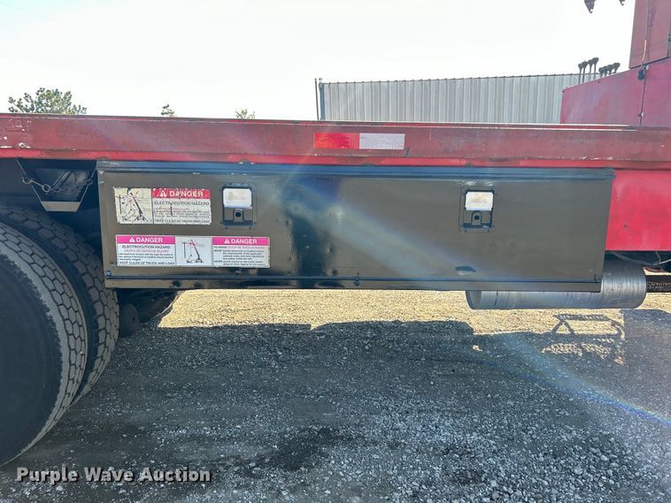 image for item EG1275 2003 Ford F750 Super Duty crane truck