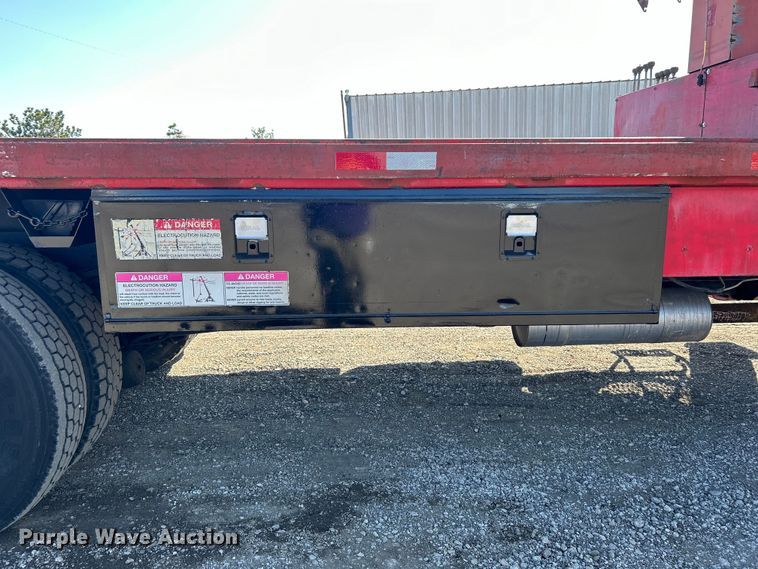 image for item EG1275 2003 Ford F750 Super Duty crane truck