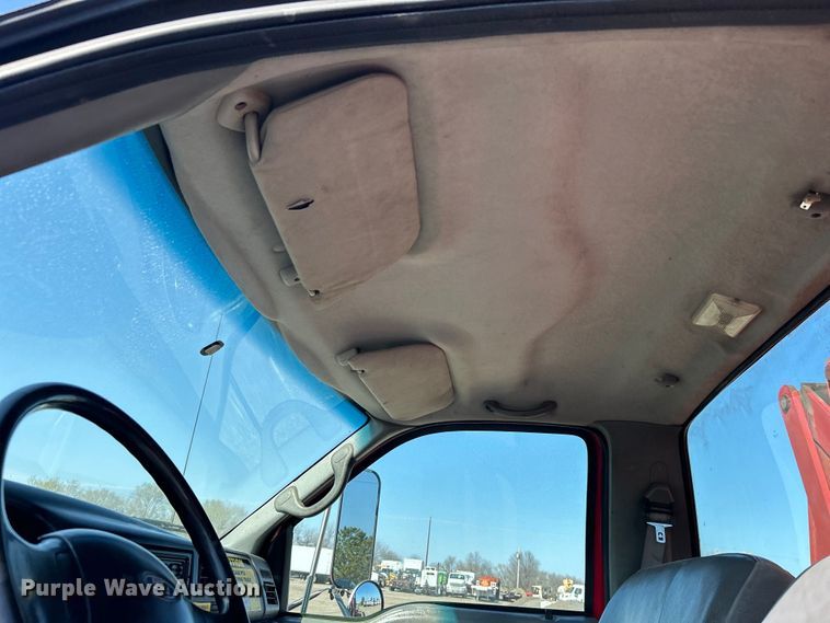 image for item EG1275 2003 Ford F750 Super Duty crane truck