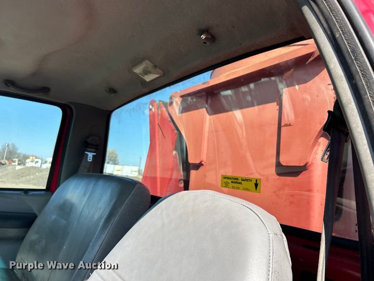 image for item EG1275 2003 Ford F750 Super Duty crane truck