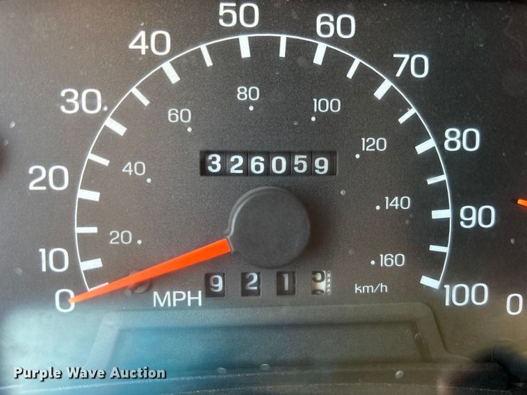 image for item EG1275 2003 Ford F750 Super Duty crane truck