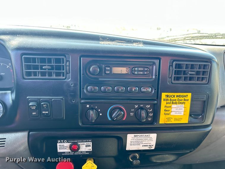 image for item EG1275 2003 Ford F750 Super Duty crane truck