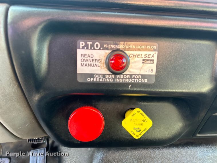 image for item EG1275 2003 Ford F750 Super Duty crane truck