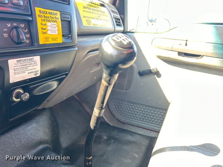 image for item EG1275 2003 Ford F750 Super Duty crane truck