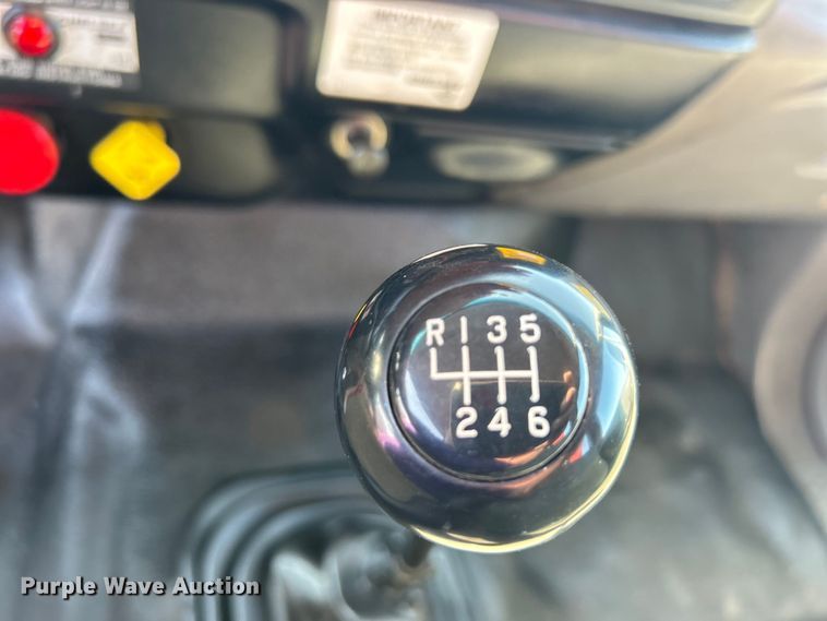 image for item EG1275 2003 Ford F750 Super Duty crane truck