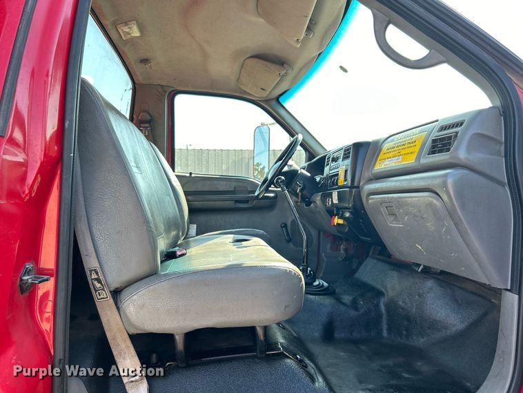 image for item EG1275 2003 Ford F750 Super Duty crane truck