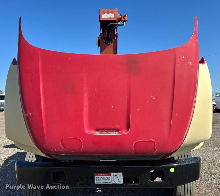 image for item EG1275 2003 Ford F750 Super Duty crane truck