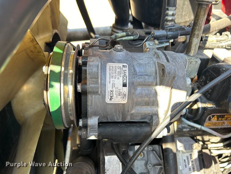 image for item EG1275 2003 Ford F750 Super Duty crane truck