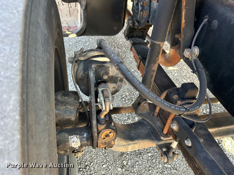 image for item EG1275 2003 Ford F750 Super Duty crane truck