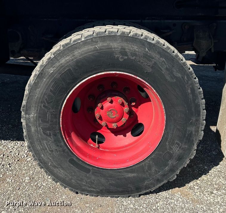 image for item EG1275 2003 Ford F750 Super Duty crane truck