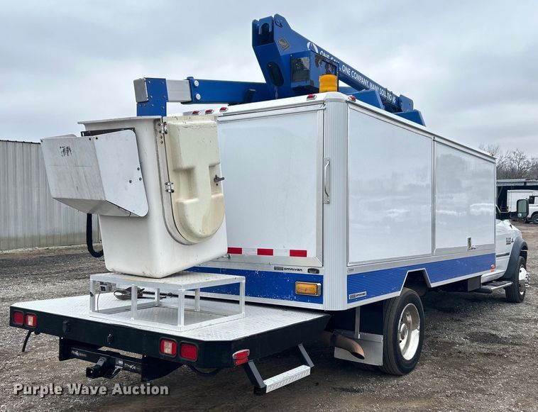 image for item EG1292 2015 Dodge Ram 5500 HD bucket truck