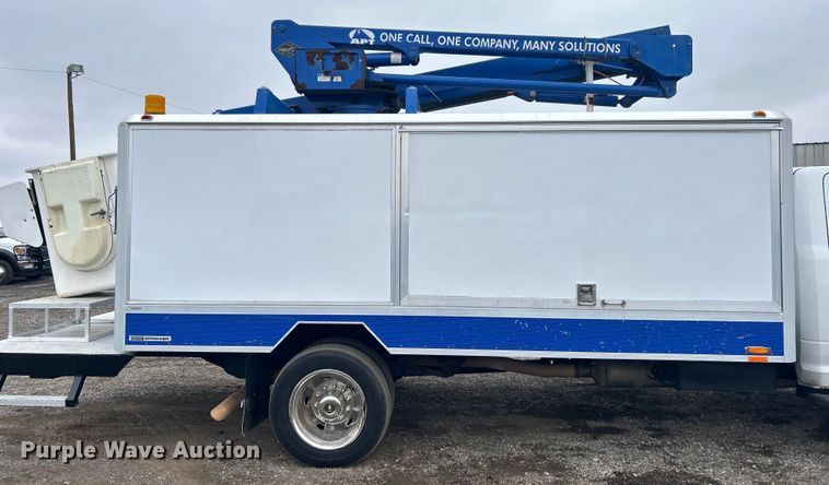 image for item EG1292 2015 Dodge Ram 5500 HD bucket truck