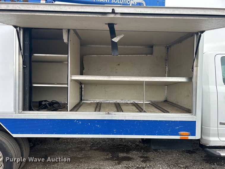 image for item EG1292 2015 Dodge Ram 5500 HD bucket truck