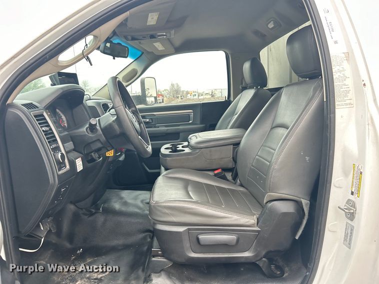 image for item EG1292 2015 Dodge Ram 5500 HD bucket truck