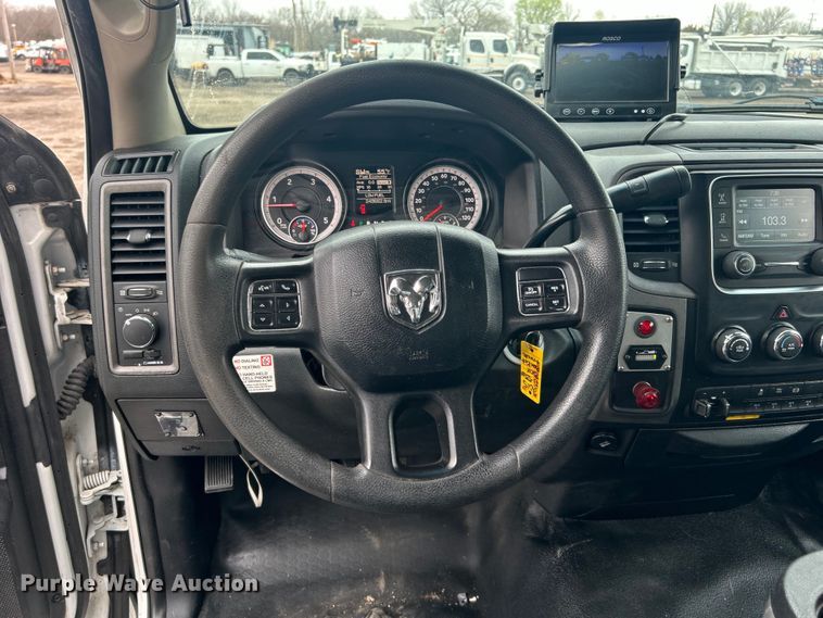 image for item EG1292 2015 Dodge Ram 5500 HD bucket truck