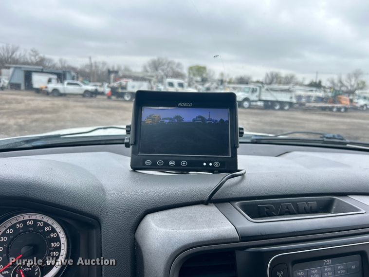 image for item EG1292 2015 Dodge Ram 5500 HD bucket truck