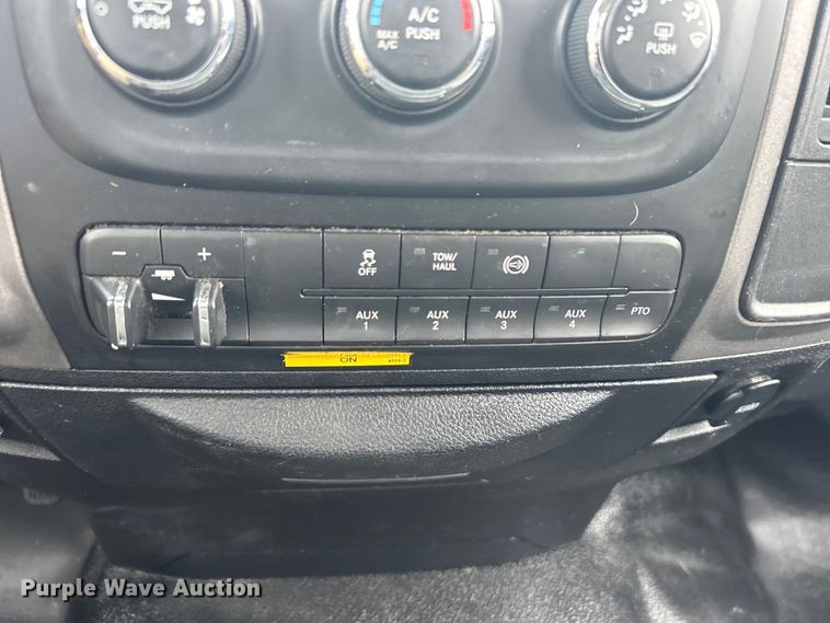 image for item EG1292 2015 Dodge Ram 5500 HD bucket truck