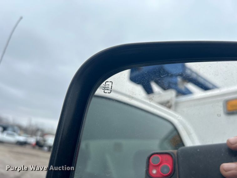 image for item EG1292 2015 Dodge Ram 5500 HD bucket truck