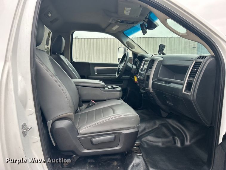 image for item EG1292 2015 Dodge Ram 5500 HD bucket truck