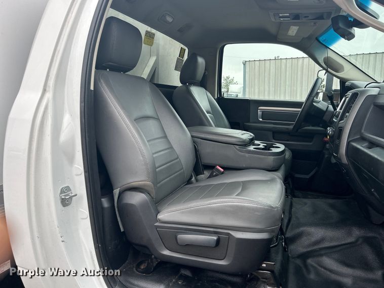 image for item EG1292 2015 Dodge Ram 5500 HD bucket truck