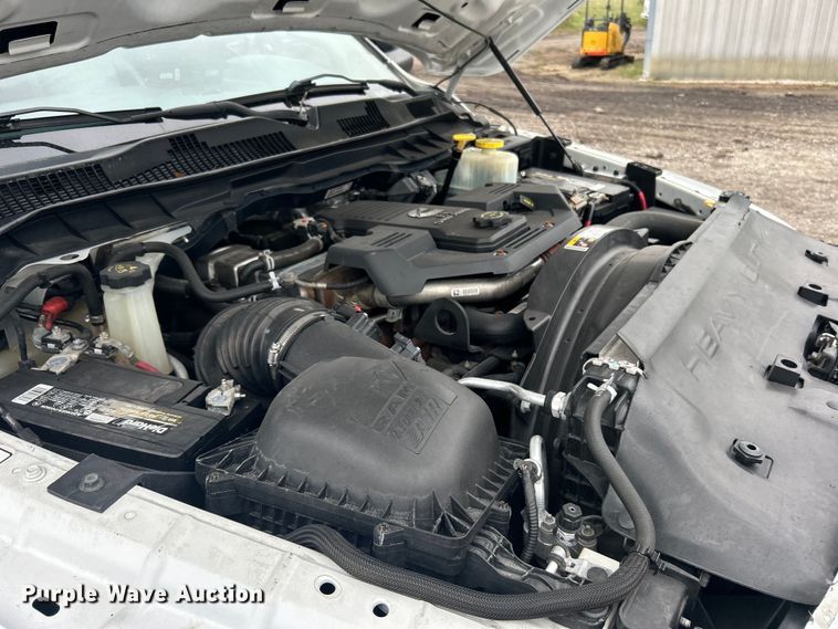 image for item EG1292 2015 Dodge Ram 5500 HD bucket truck