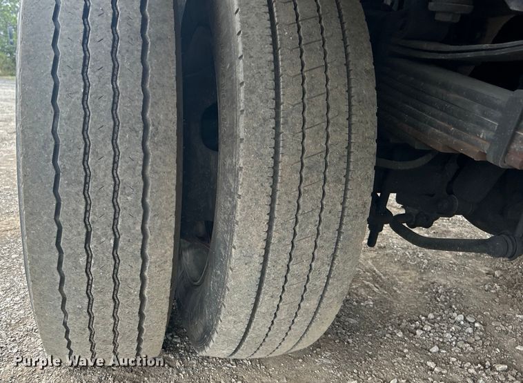 image for item EG1292 2015 Dodge Ram 5500 HD bucket truck