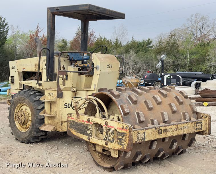 image for item EH3846 1992 Ingersoll Rand SD70F single drum vibratory roller