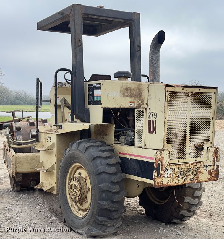 image for item EH3846 1992 Ingersoll Rand SD70F single drum vibratory roller