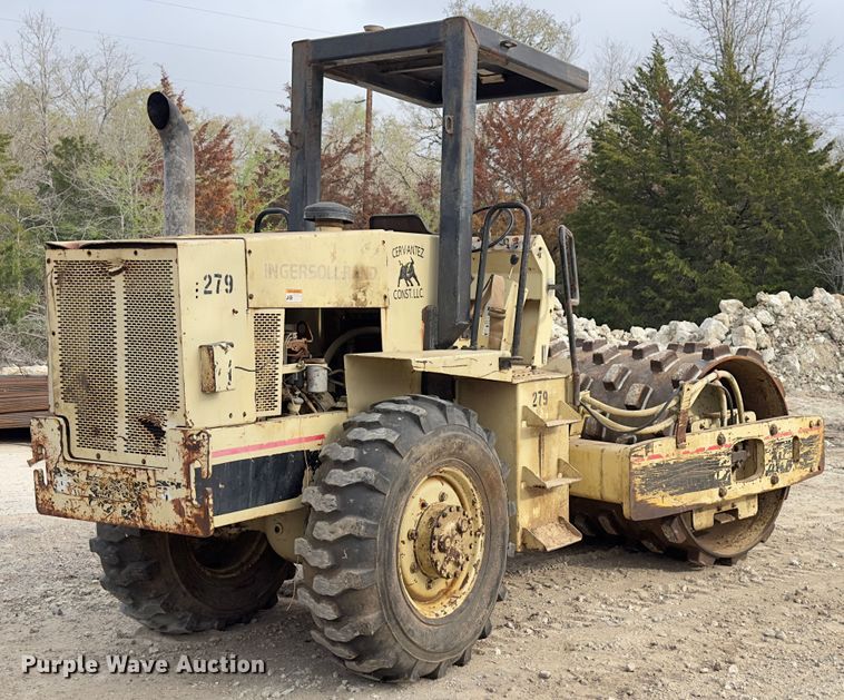 image for item EH3846 1992 Ingersoll Rand SD70F single drum vibratory roller