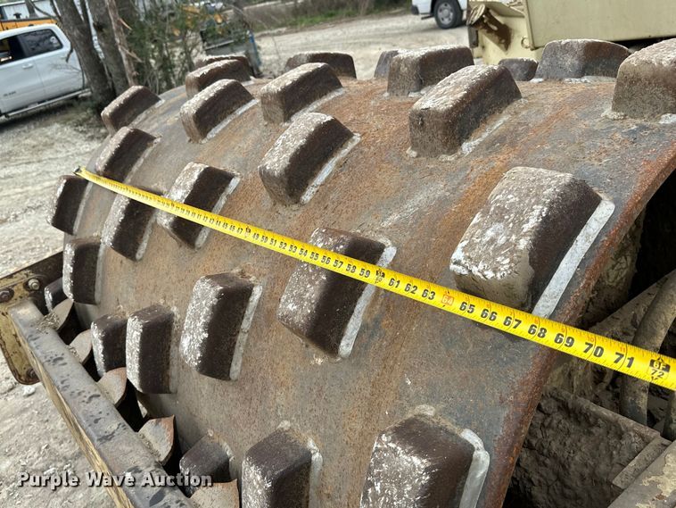 image for item EH3846 1992 Ingersoll Rand SD70F single drum vibratory roller