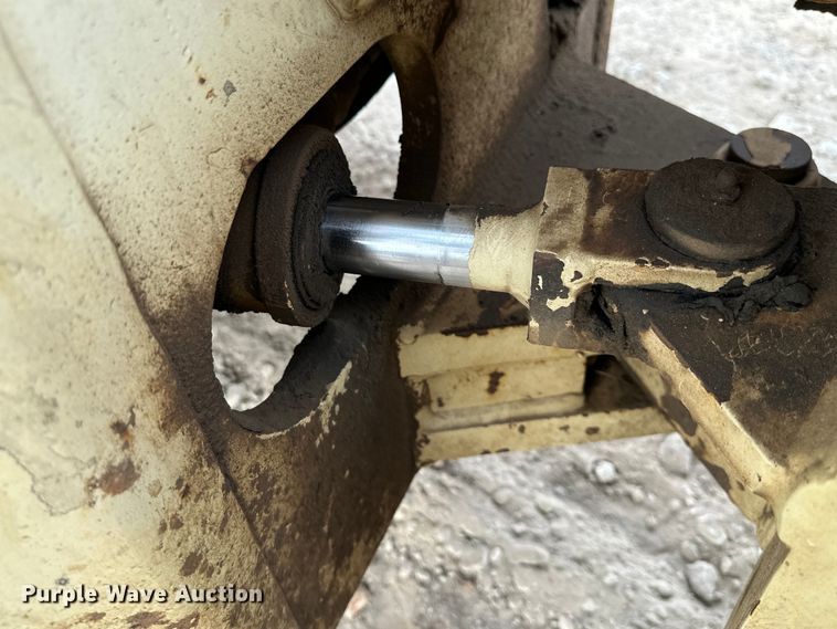 image for item EH3846 1992 Ingersoll Rand SD70F single drum vibratory roller