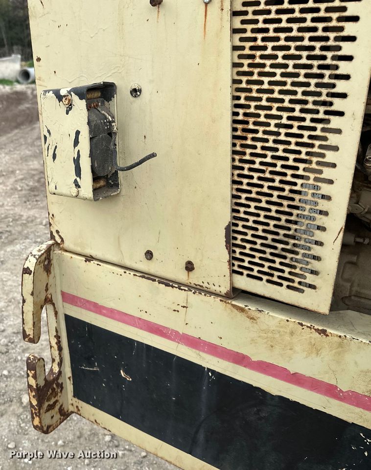 image for item EH3846 1992 Ingersoll Rand SD70F single drum vibratory roller