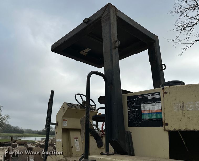 image for item EH3846 1992 Ingersoll Rand SD70F single drum vibratory roller