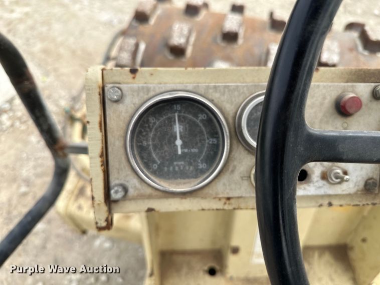 image for item EH3846 1992 Ingersoll Rand SD70F single drum vibratory roller