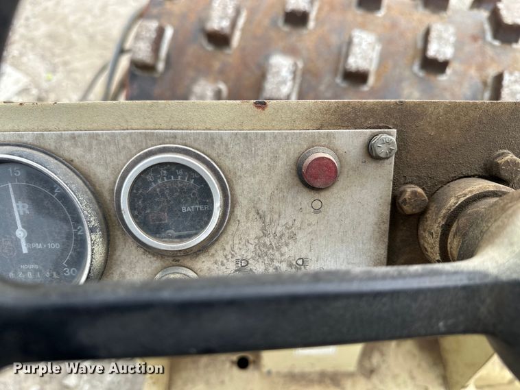 image for item EH3846 1992 Ingersoll Rand SD70F single drum vibratory roller