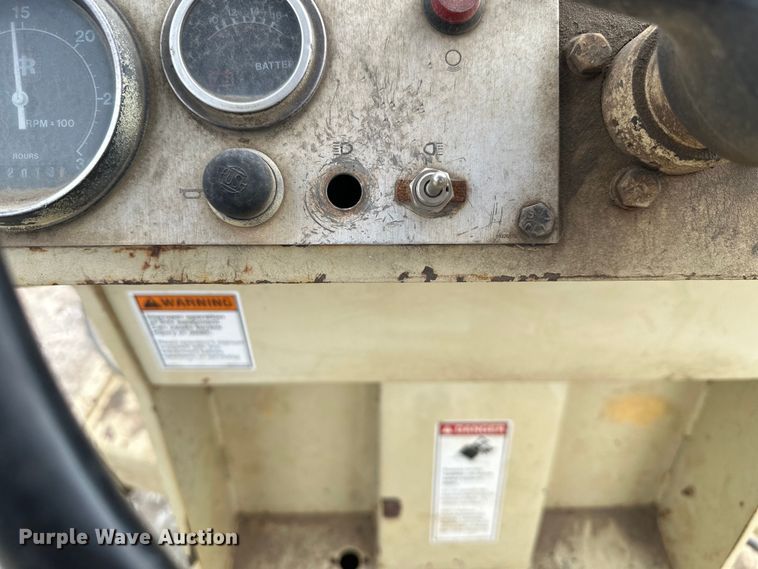 image for item EH3846 1992 Ingersoll Rand SD70F single drum vibratory roller