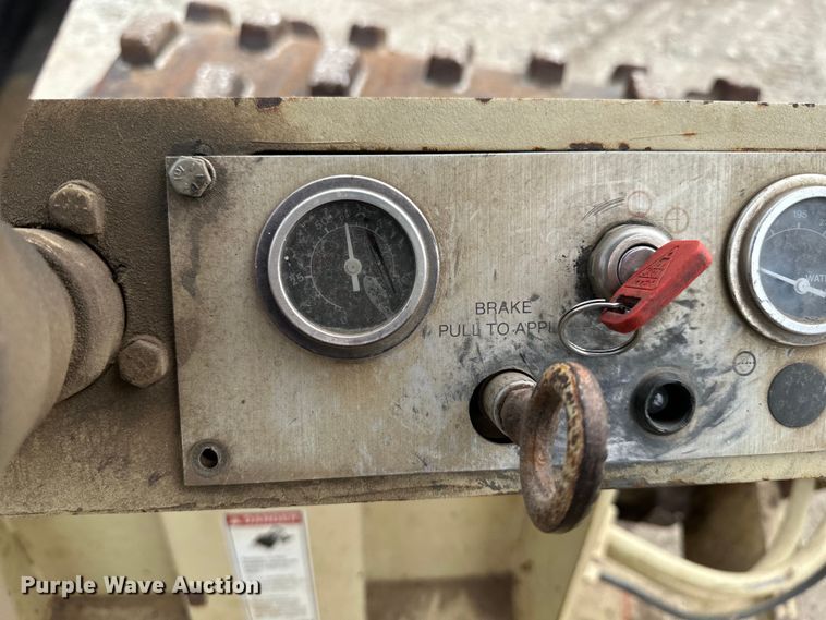 image for item EH3846 1992 Ingersoll Rand SD70F single drum vibratory roller