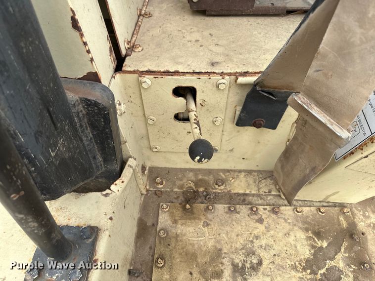 image for item EH3846 1992 Ingersoll Rand SD70F single drum vibratory roller