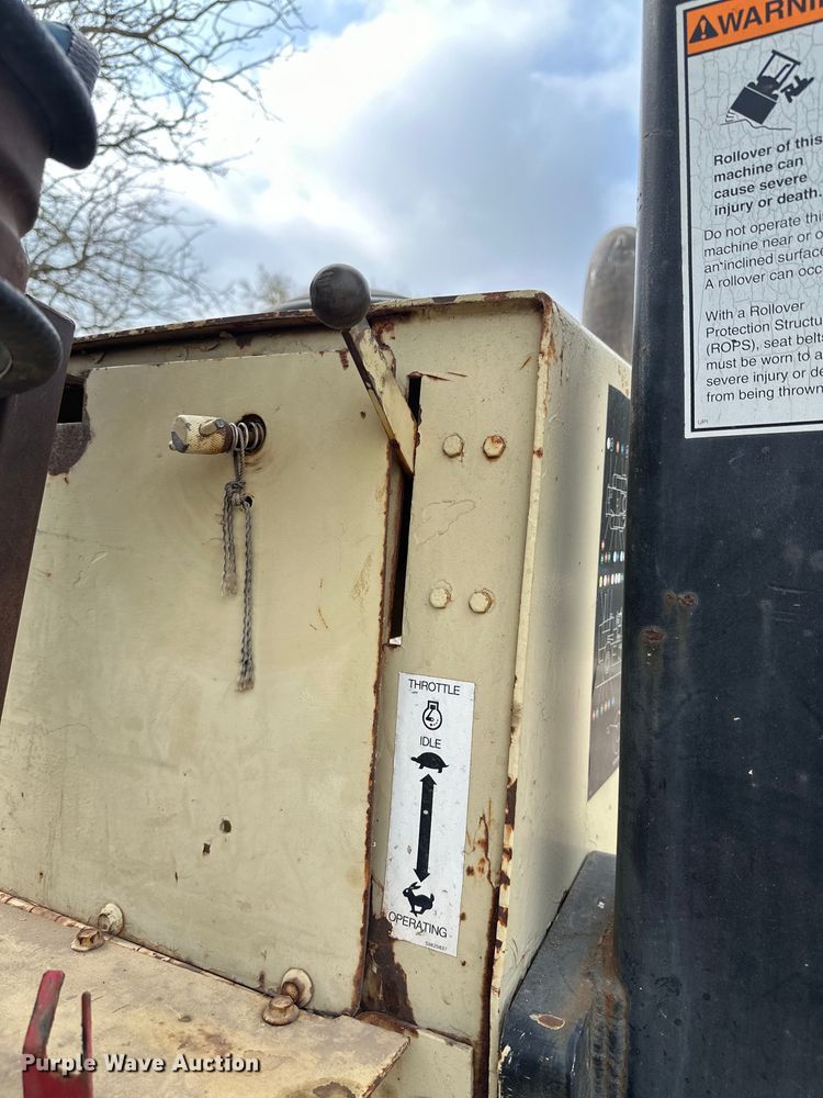 image for item EH3846 1992 Ingersoll Rand SD70F single drum vibratory roller