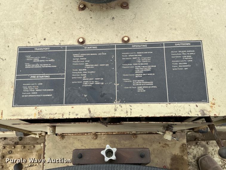 image for item EH3846 1992 Ingersoll Rand SD70F single drum vibratory roller