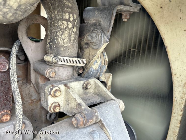 image for item EH3846 1992 Ingersoll Rand SD70F single drum vibratory roller