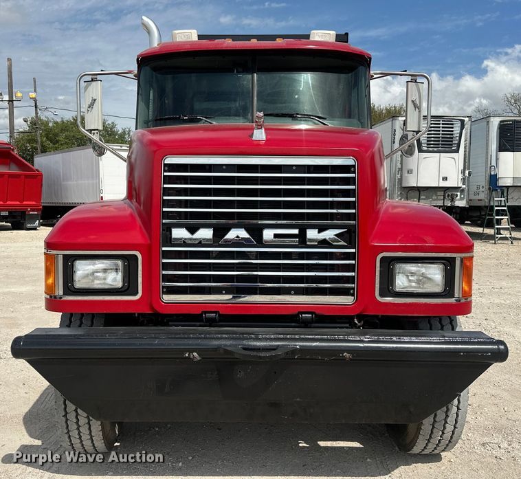 image for item EH3847 2008 Mack CHU613 dump truck