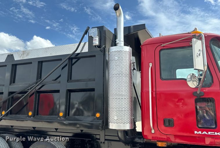 image for item EH3847 2008 Mack CHU613 dump truck