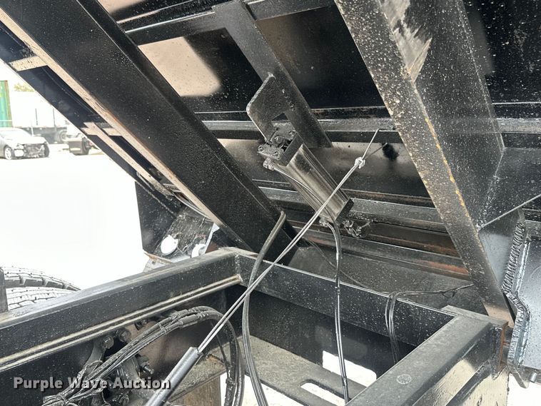 image for item EH3847 2008 Mack CHU613 dump truck