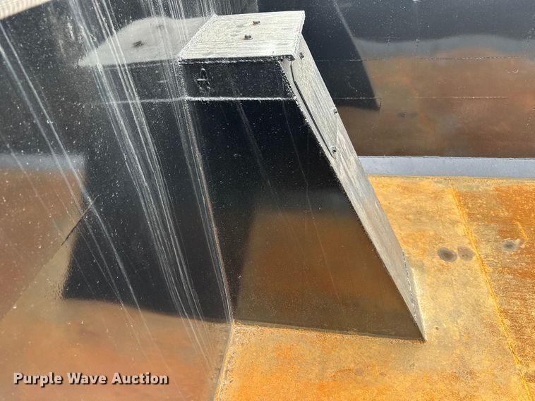 image for item EH3847 2008 Mack CHU613 dump truck